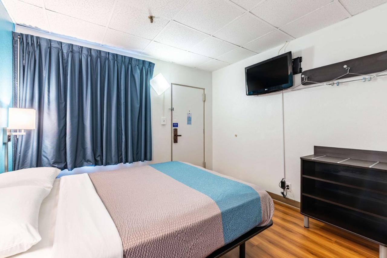 Motel 6-Elmsford, Ny - White Plains Екстер'єр фото